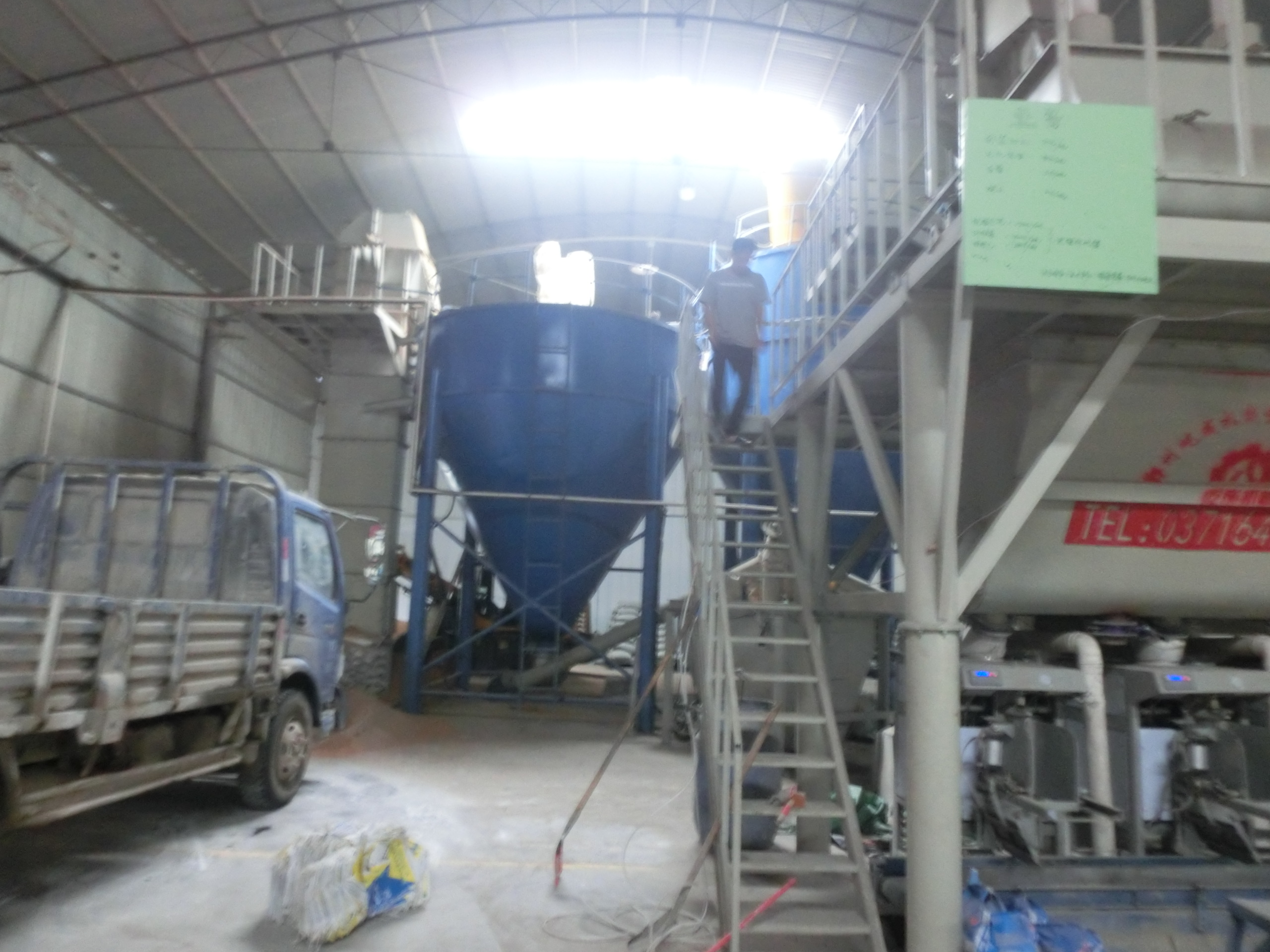 干混砂漿設(shè)備生產(chǎn)過程中是如何做到廢料循環(huán)的