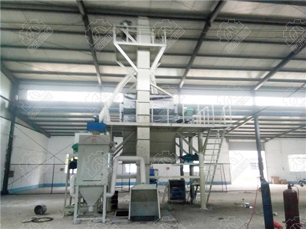 將物料輸送到混合機(jī)內(nèi)