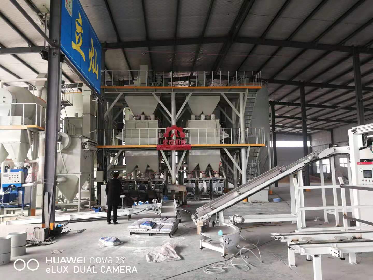 全自動碼垛膩?zhàn)臃凵a(chǎn)設(shè)備